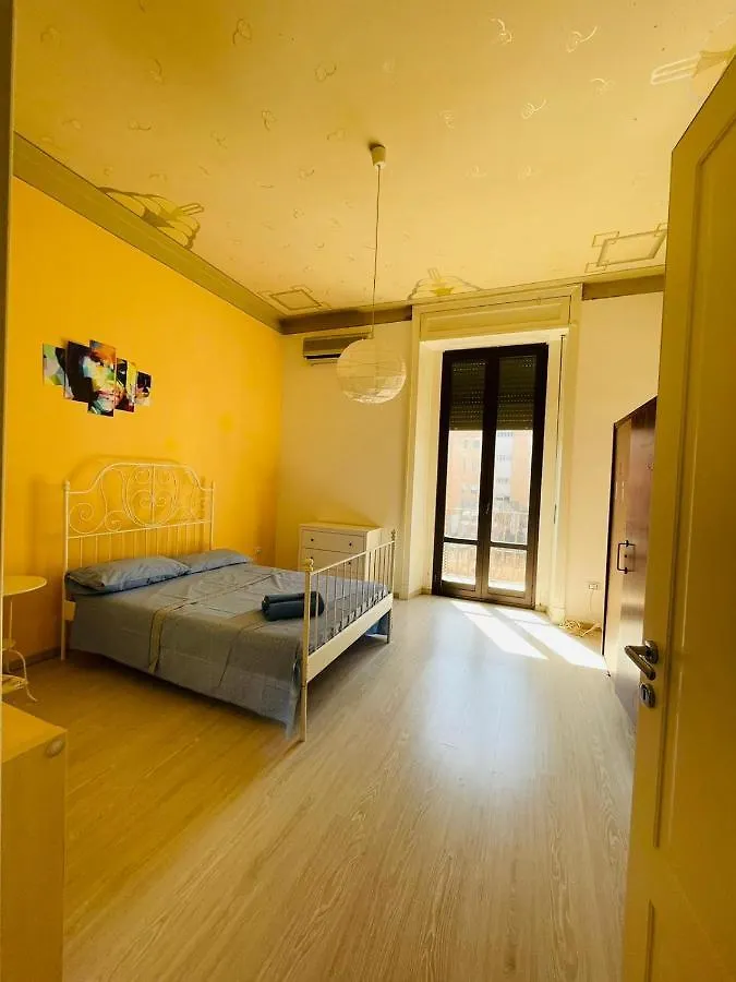 Deodato Guest House Катания Хостел